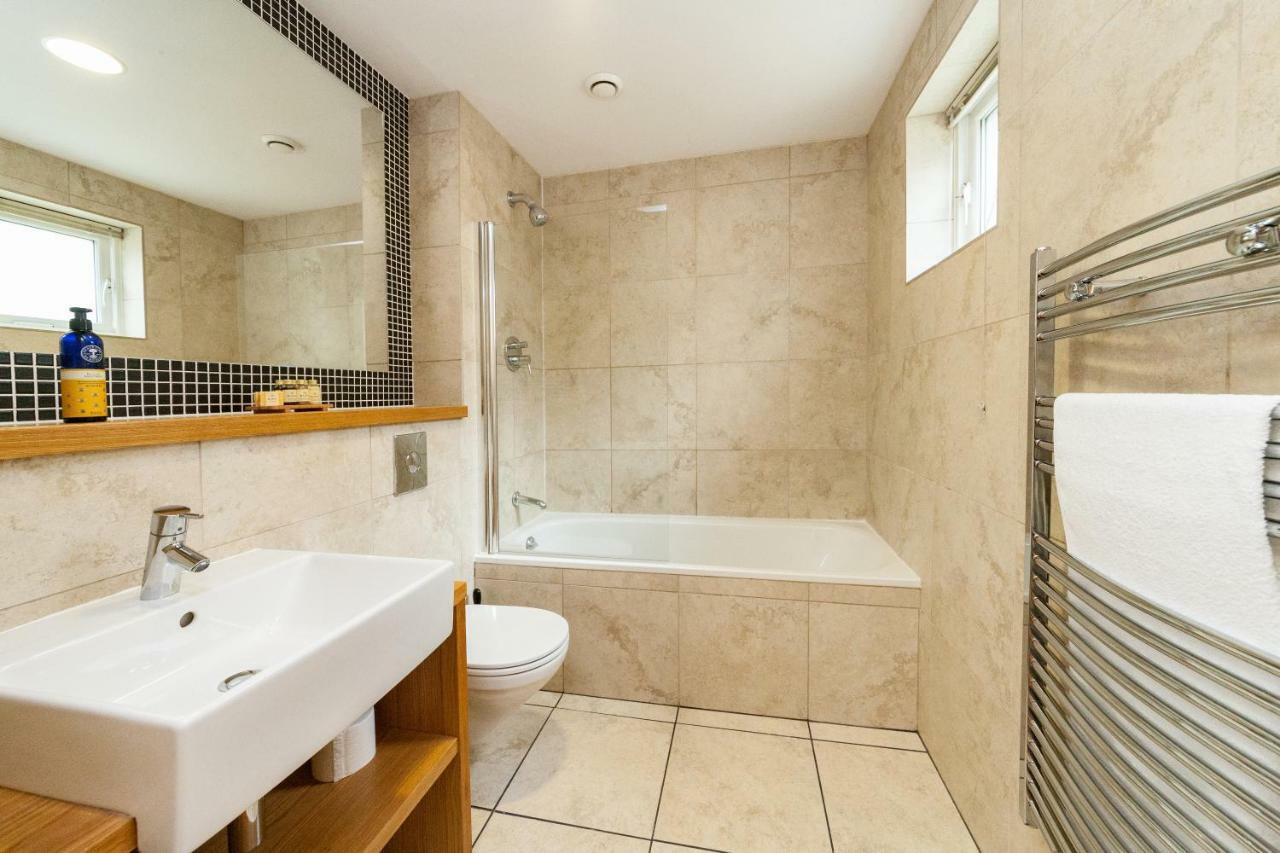 Central Durham Riverfront Apartment מראה חיצוני תמונה